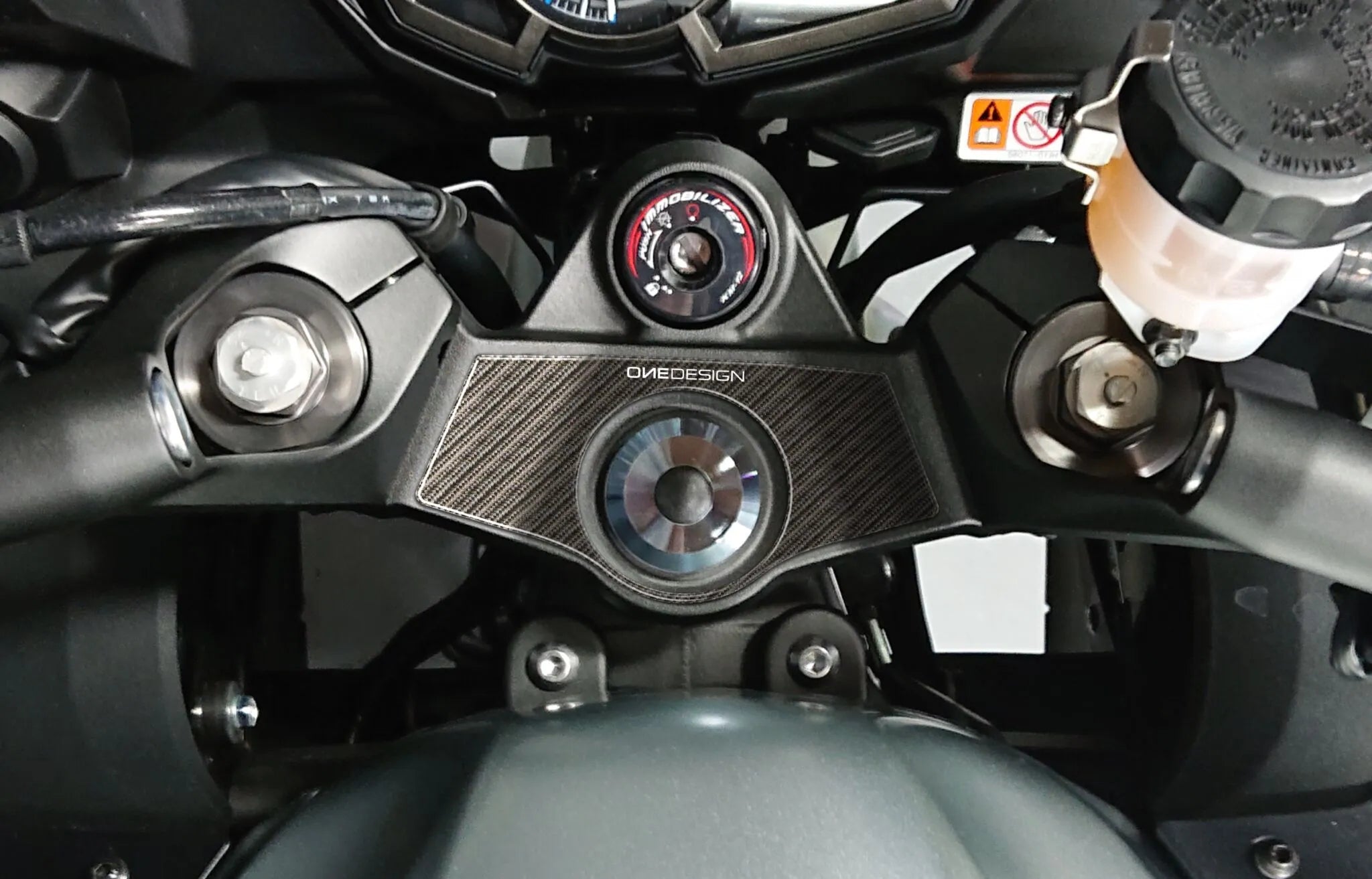 Onedesign Yoke Protector With Carbon Fiber Graphic For Kawasaki