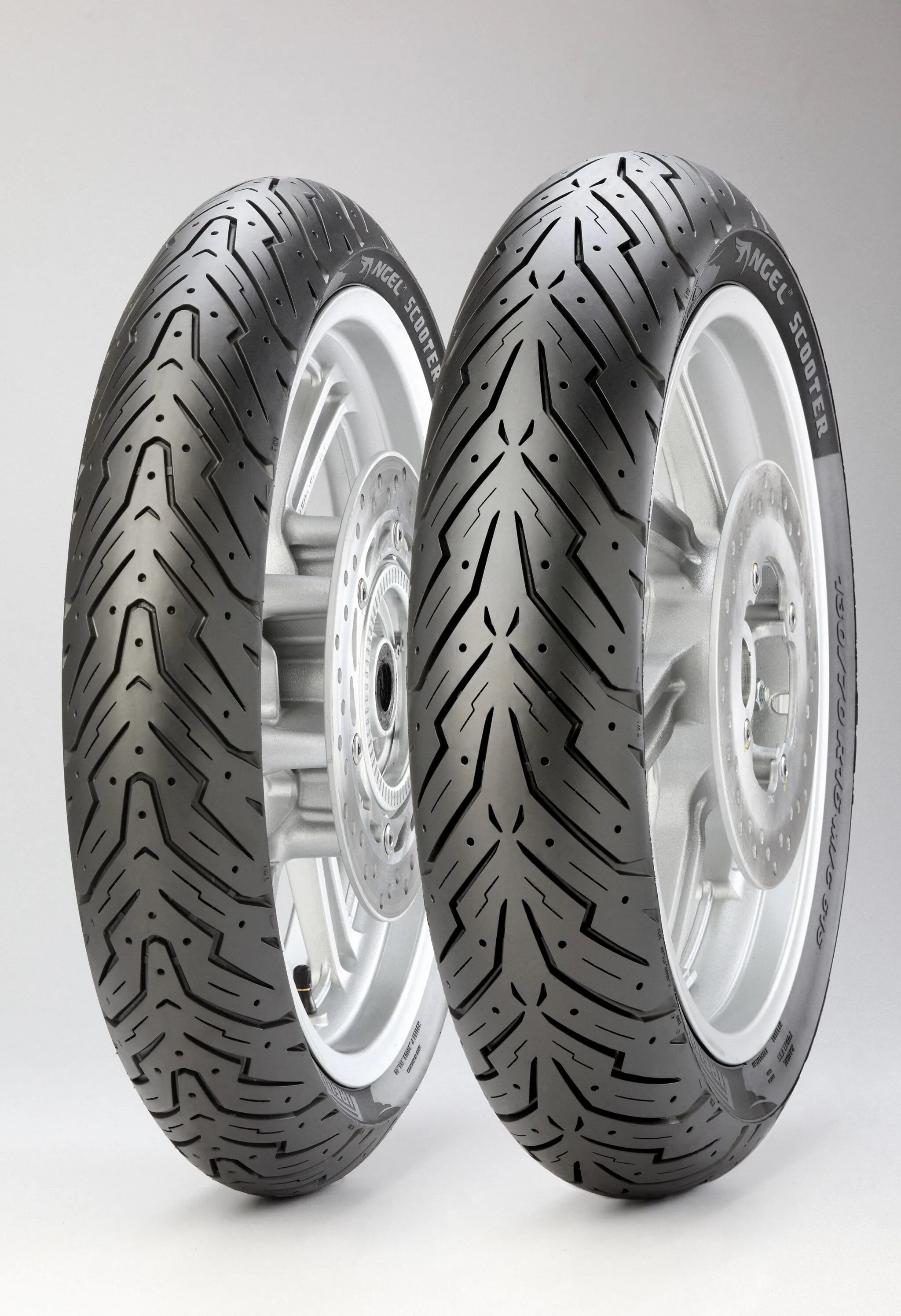 Pirelli Angel Scooter Tire 110/70-14 Rear