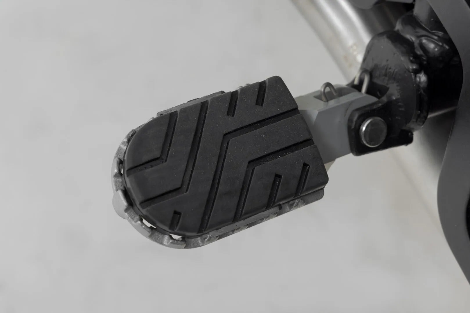 Sw-motech Ion Footrest Kit - Adjustable Comfort