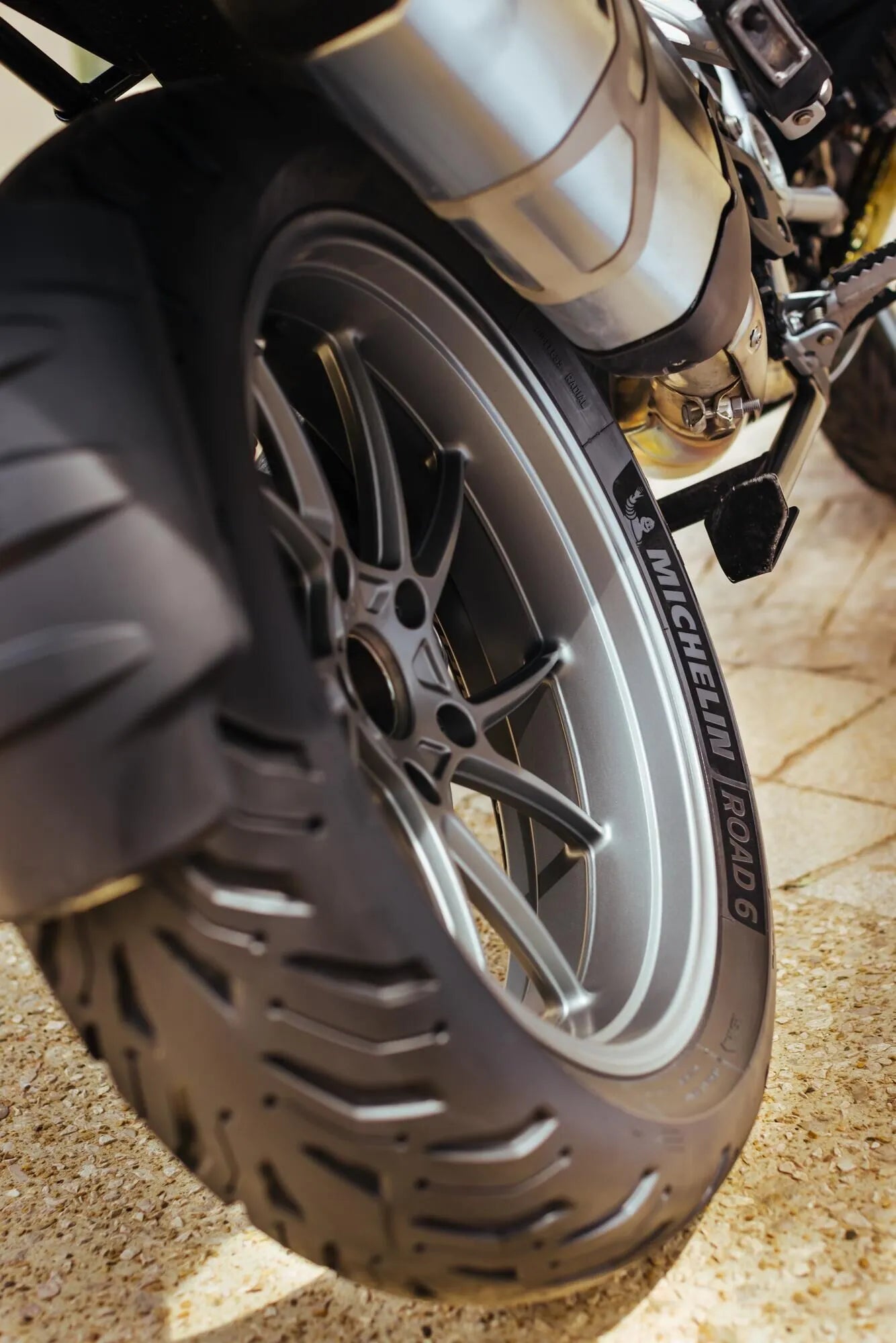 Michelin Road 6 Tire - 170/60zr17 Rear