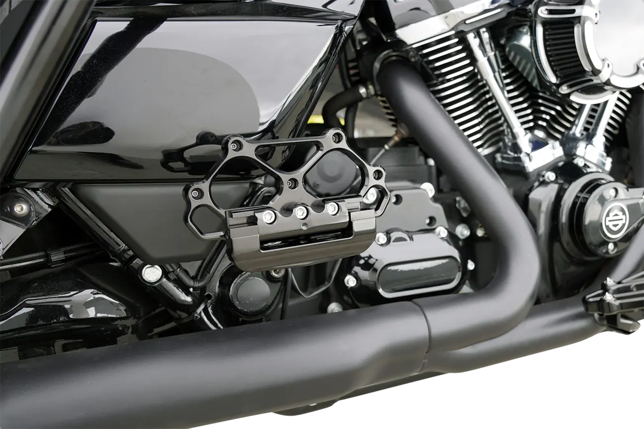 Arlen Ness Diamond Floorboards - Black Anodized