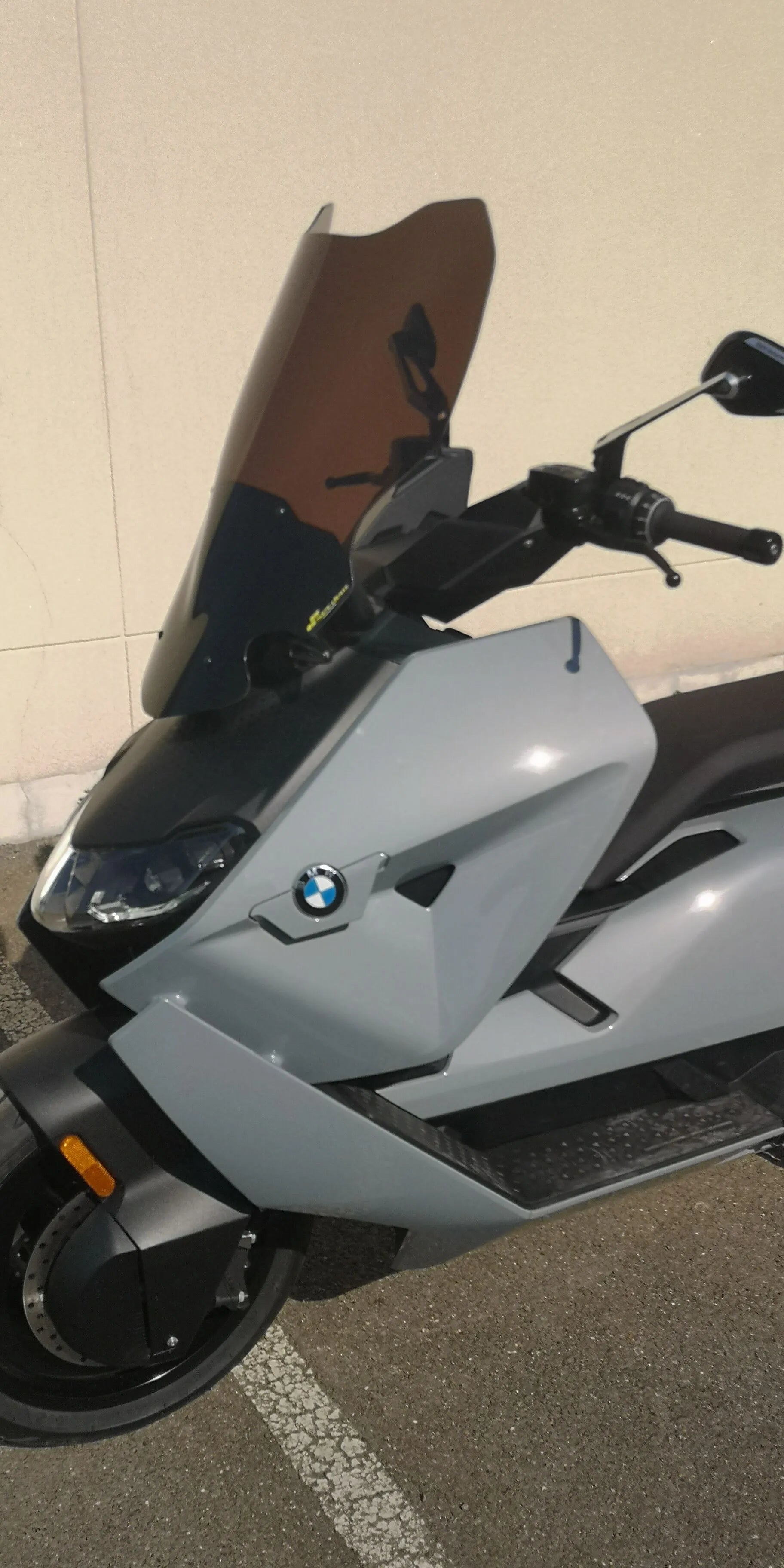 Bullster Windscreen - Gray Smoke, 23 Inch