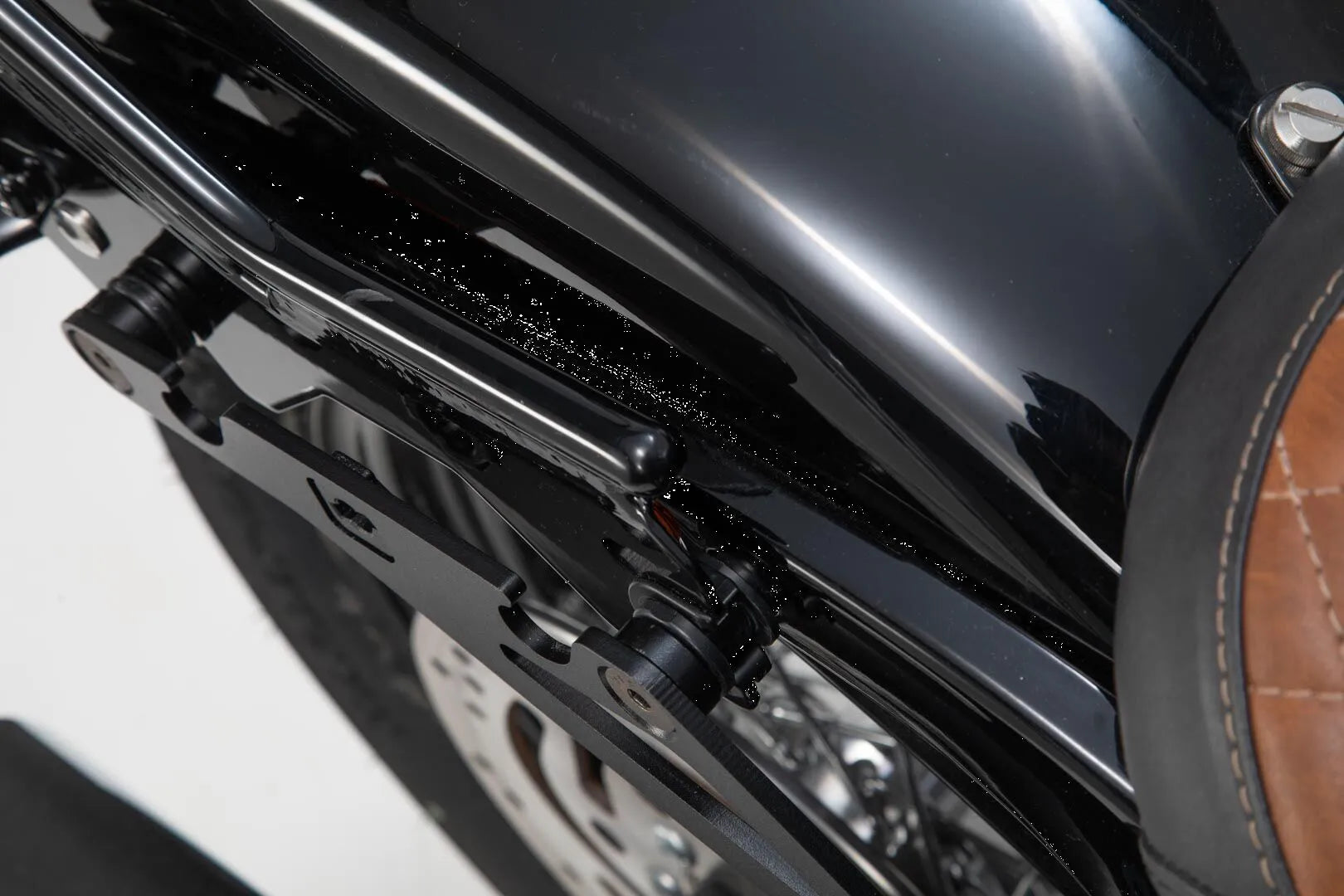 Sw-motech Slh Side Carrier Adapter Kit For Softail