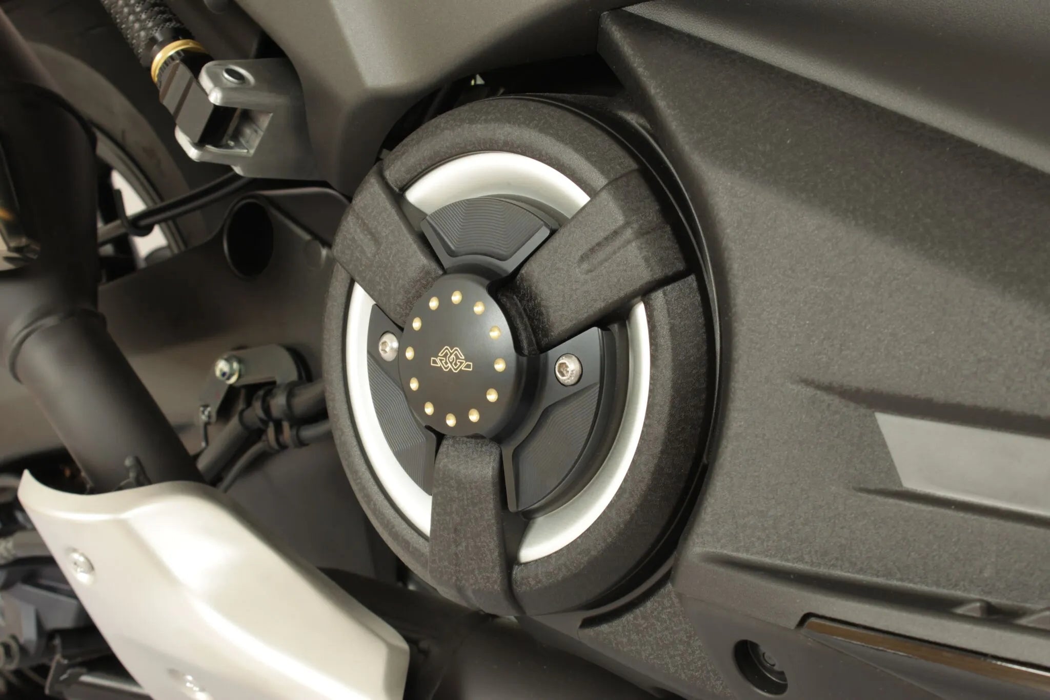 Gilles Tooling Engine Cover For Yamaha Tmax