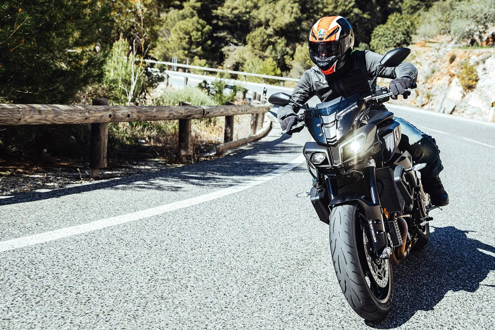 Metzeler Sportec M9 Rr Front Tire 120/70zr19