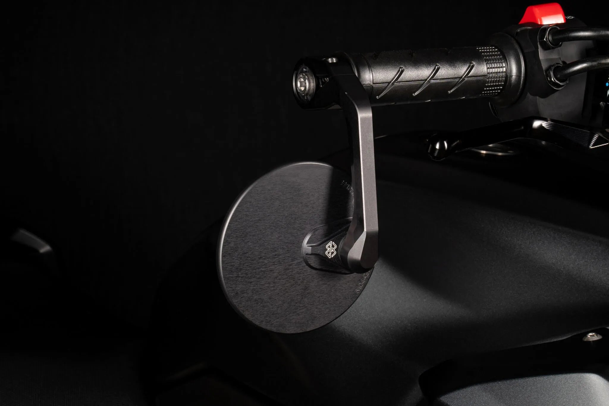 Gilles Tooling Moon Barend Mirror Round M12