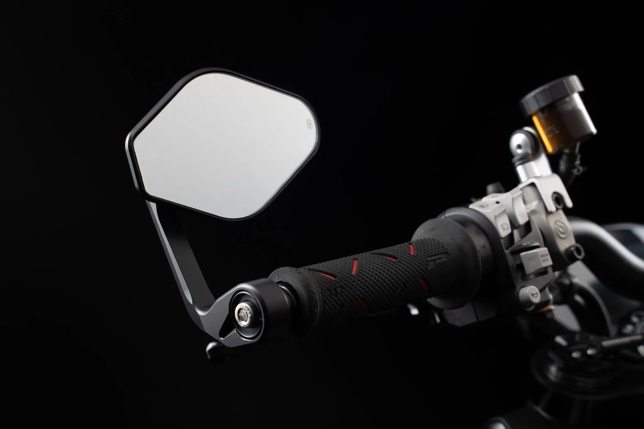 Gilles Tooling Stratos Barend Mirror Symmetrical M12