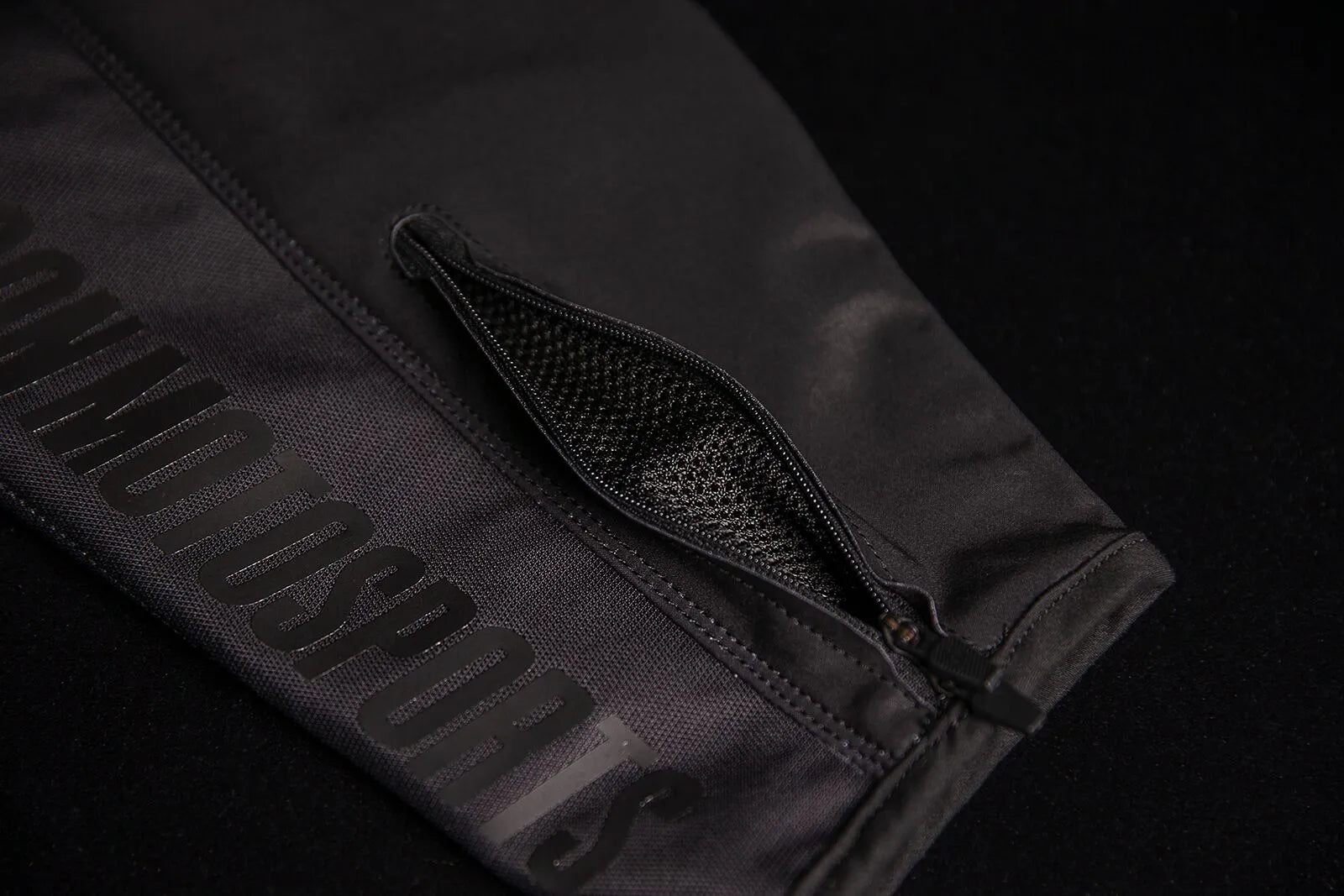 Icon Airform Battlescar Jacket - Black/Camo Green