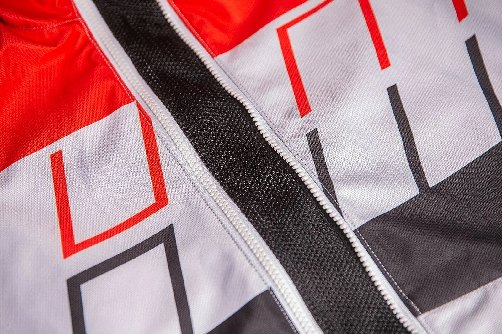 Icon Airform Retro Jacket - Black/Red/White