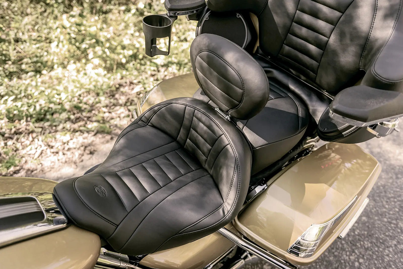 Mustang Removable Driver Backrest - Black Vinyl