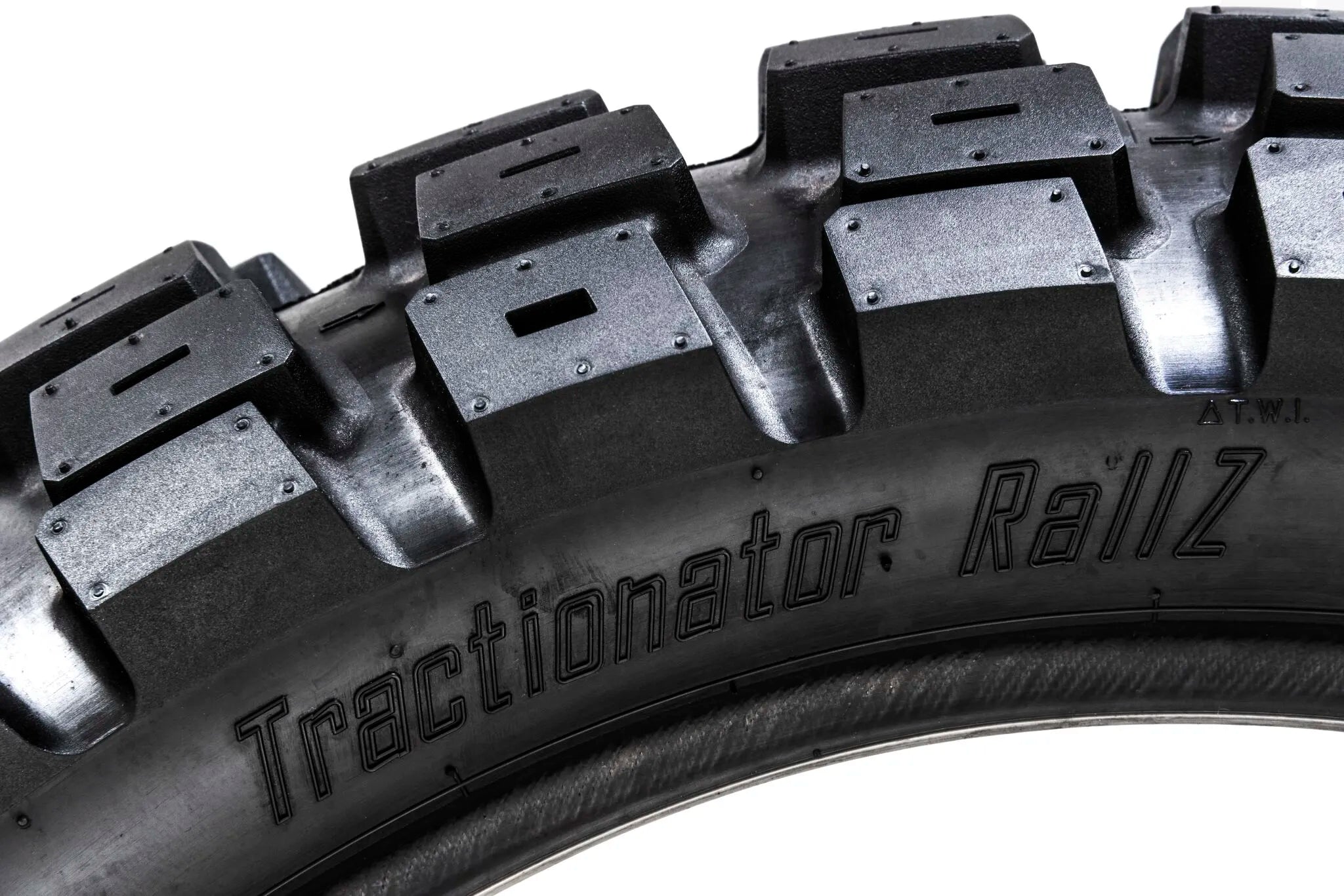 Motoz Tractionator Rallz Tire - Rear 150/70b18