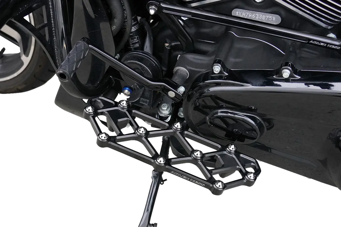 Arlen Ness Diamond Floorboards - Black Anodized